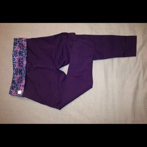 Fabletics navy ("ink blot") capris